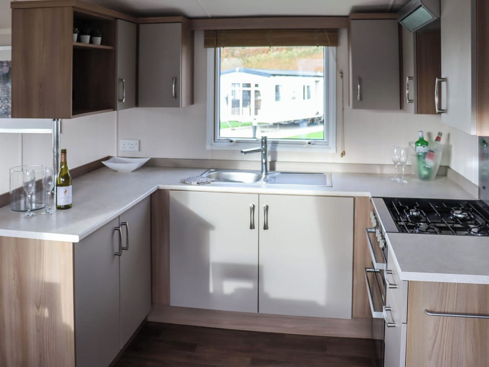 Kitchen | Birch 4 - Pendine Bay, Pendine