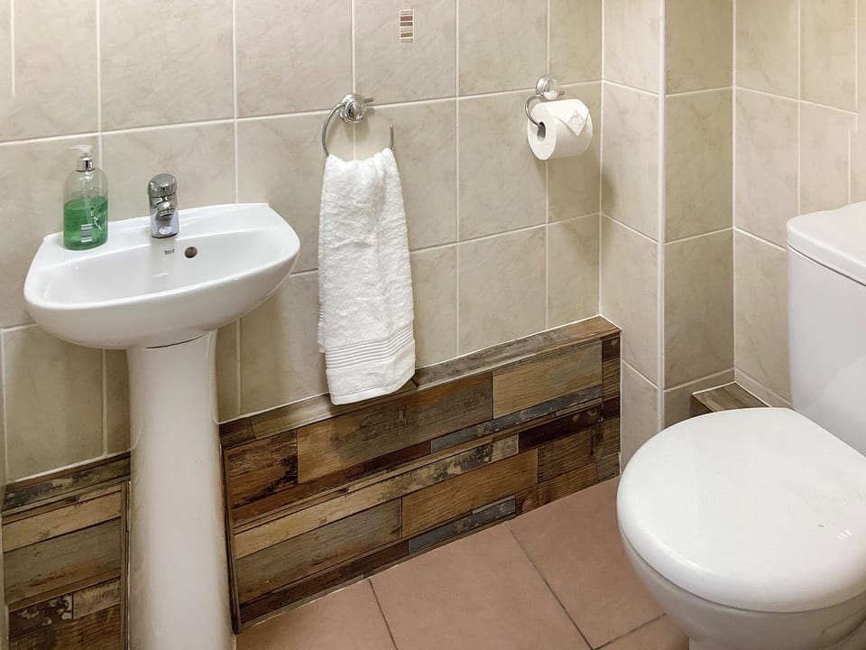 Bathroom | Seascape, Garlieston