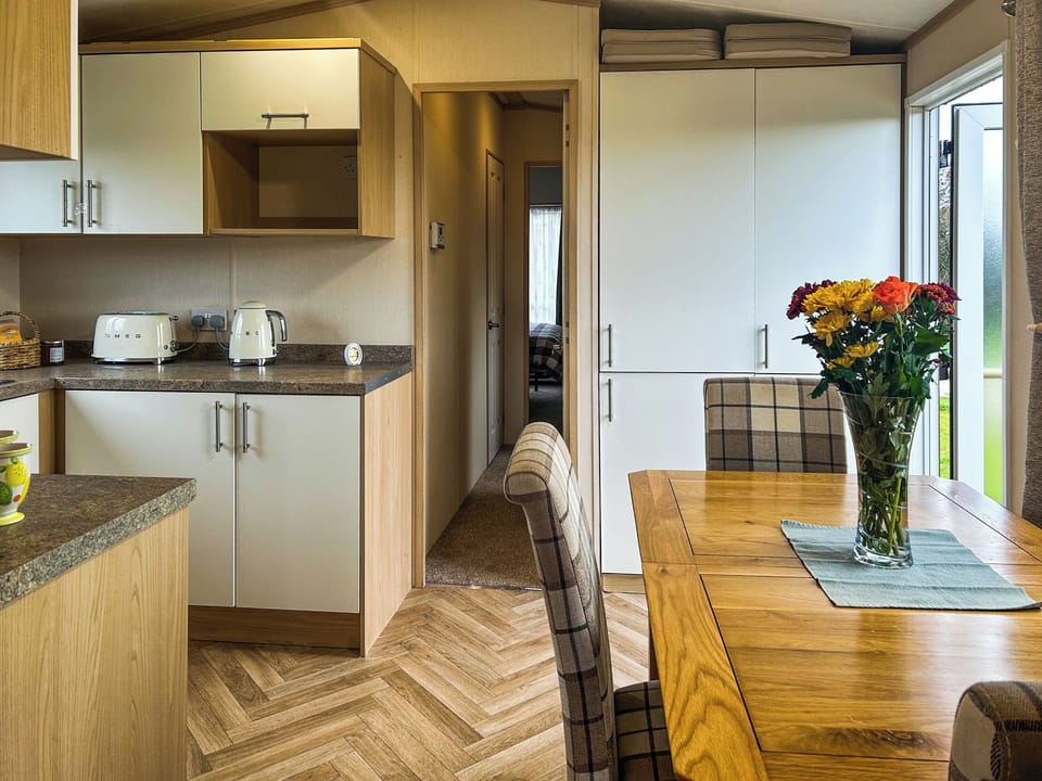 Kitchen | Hare Lodge - Millstone Meadow, Hartshorne