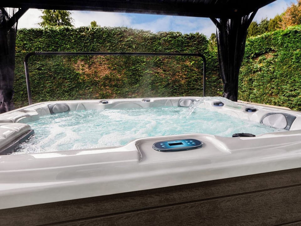 Hot tub | West Lodge Estate Gate House, Crieff