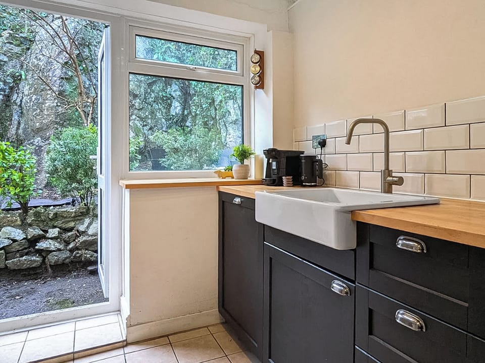 Kitchen | The Mermaid Gardens, Mumbles