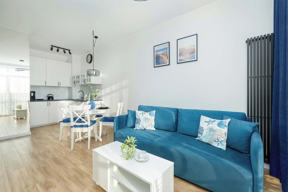 Unwind on the comfortable sofa that can be converted into double bed.
