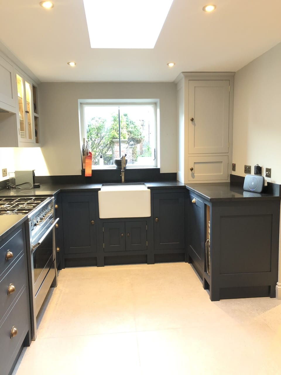 Butler sink & cupboard for microwave.