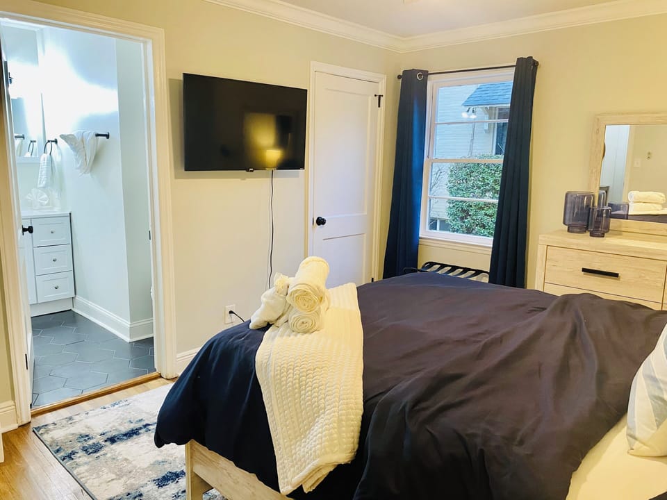 BEDROOM 1