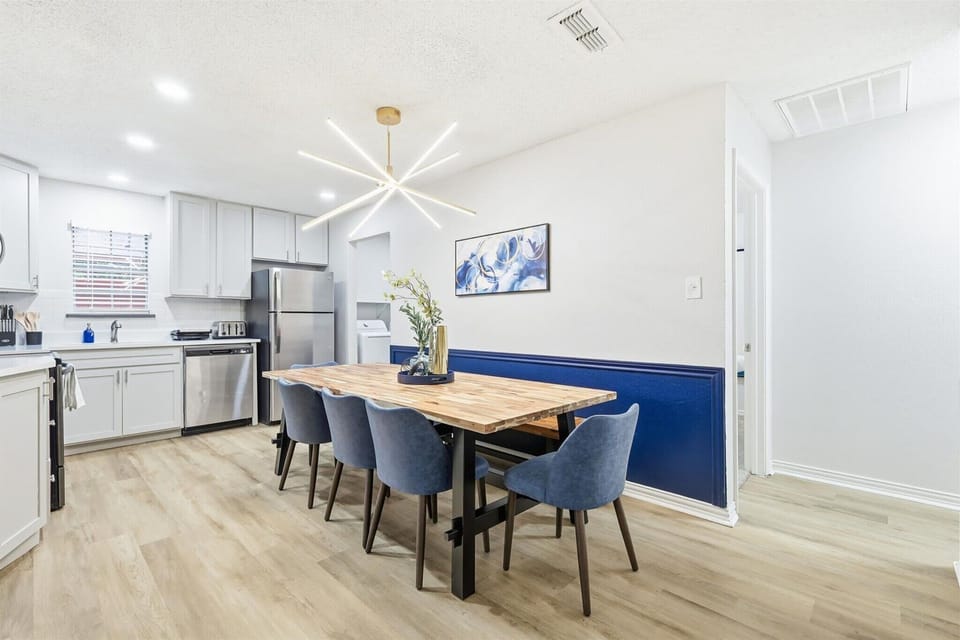 With a spacious open-concept layout that makes socializing easy, feel free to grab a quick bite from the kitchen counters or settle in around the dinner table for a nice meal!