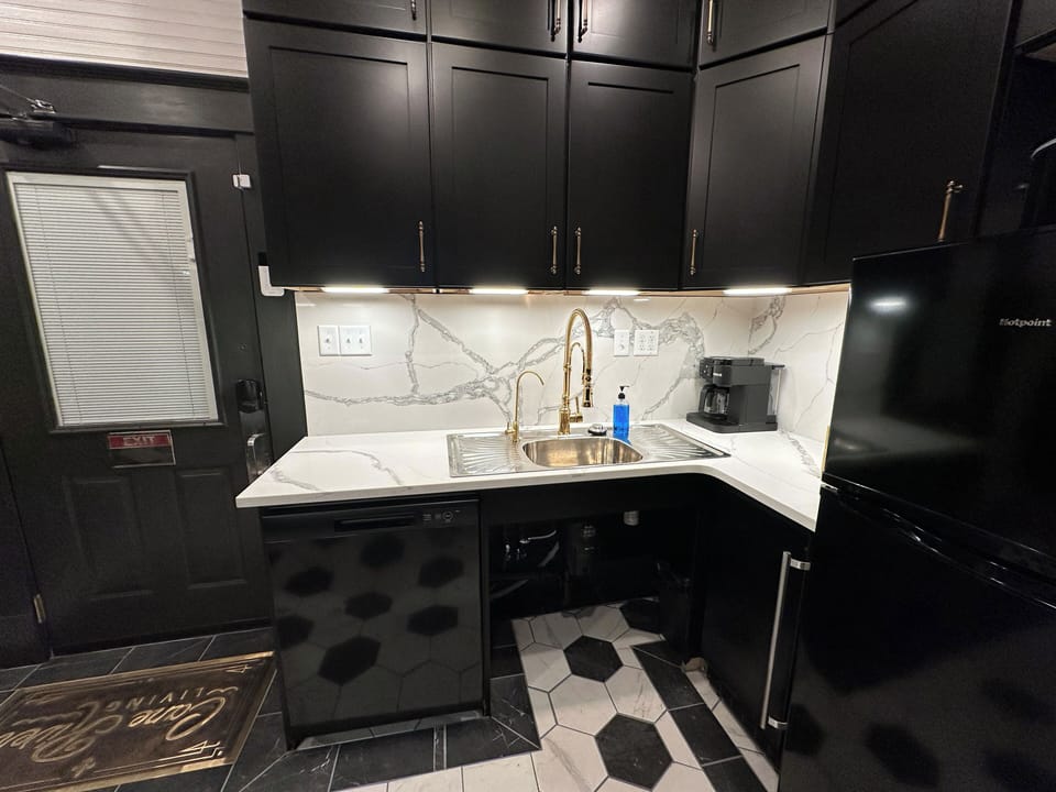 Roll under sink