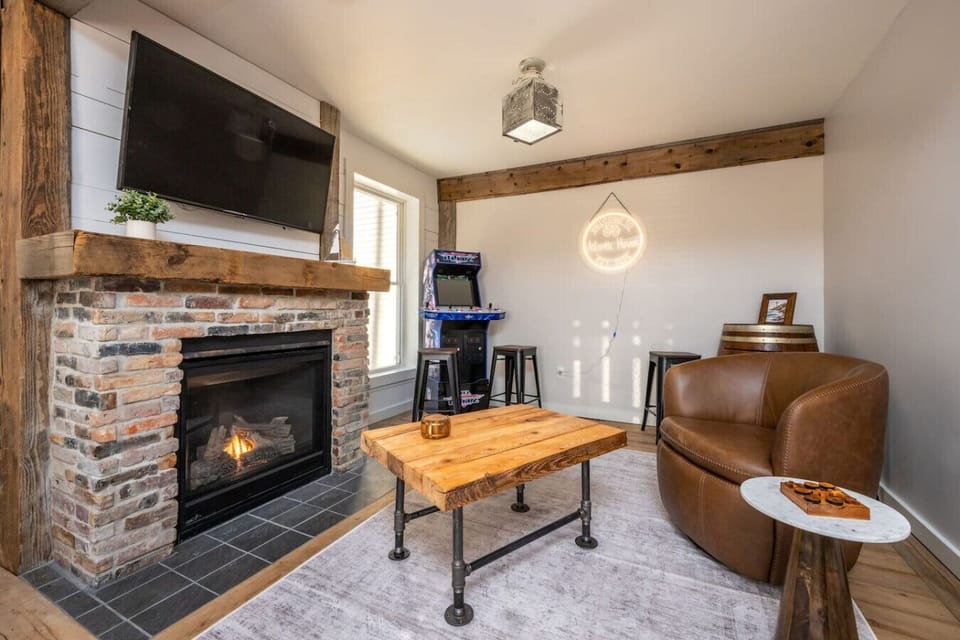 Game nights, fireside chats, and a little friendly competition. This cozy game room is a favorite gathering spot after beach days and nights out.