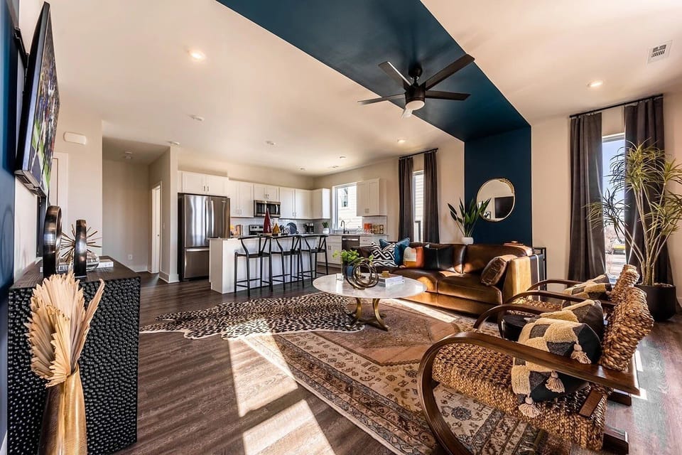 228: Open concept living area with ample seating