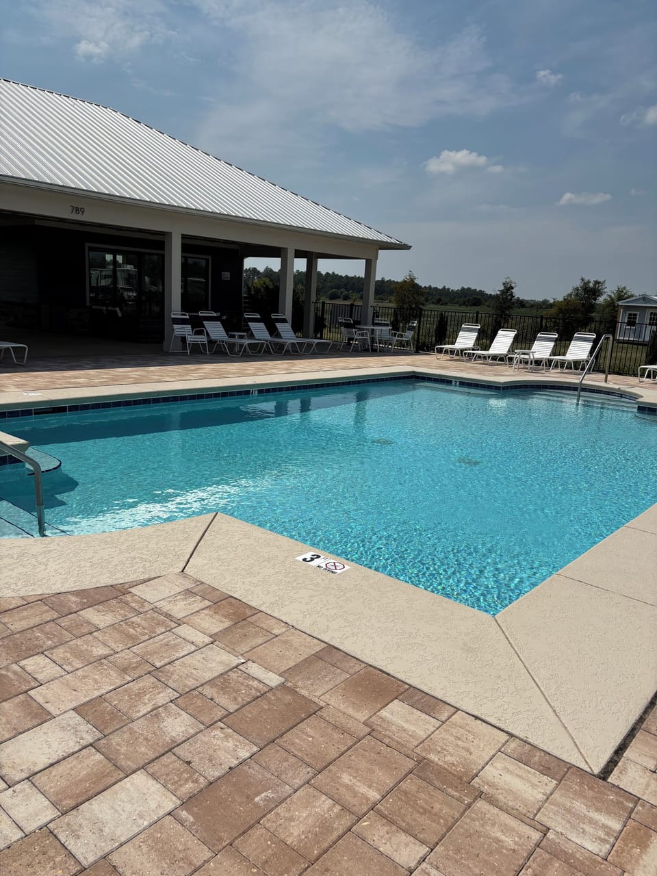Pool, Clubhouse B