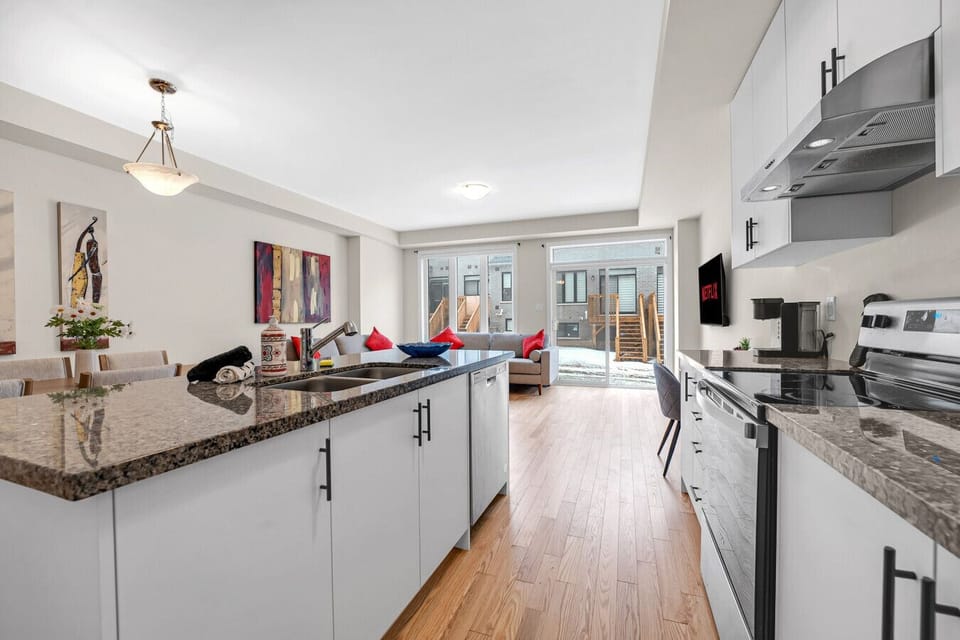 So Much Room For Cooking!