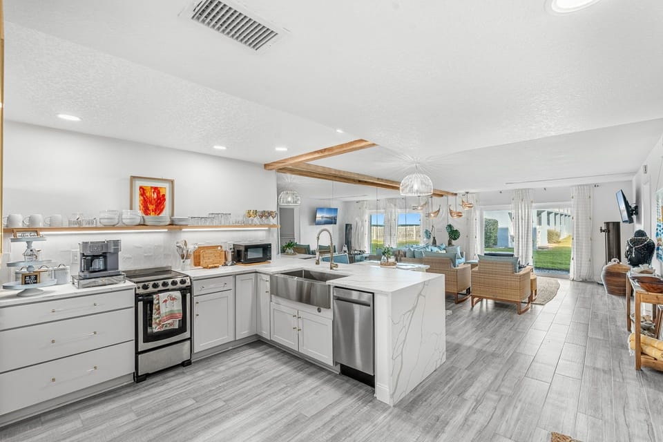 Sleek & modern appliances