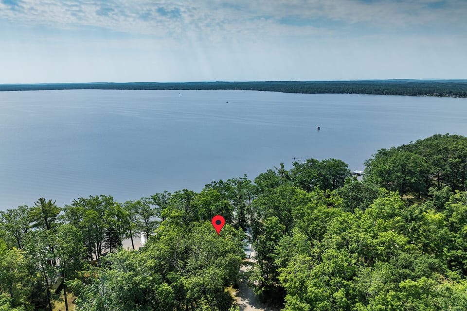 Drone shot above Lake Paradise