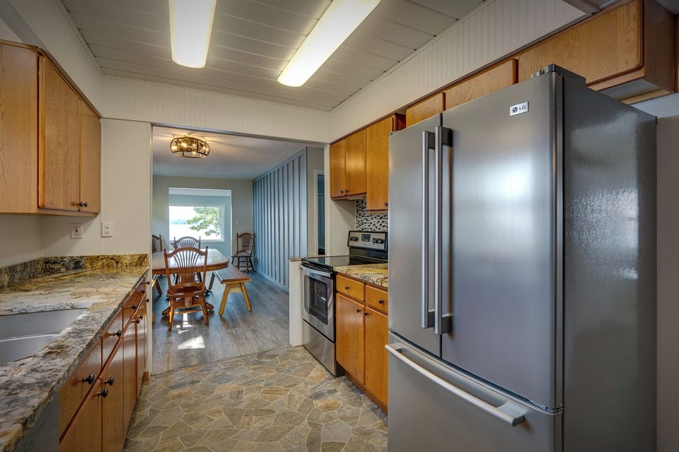 Fully stocked kitchen for all your family needs