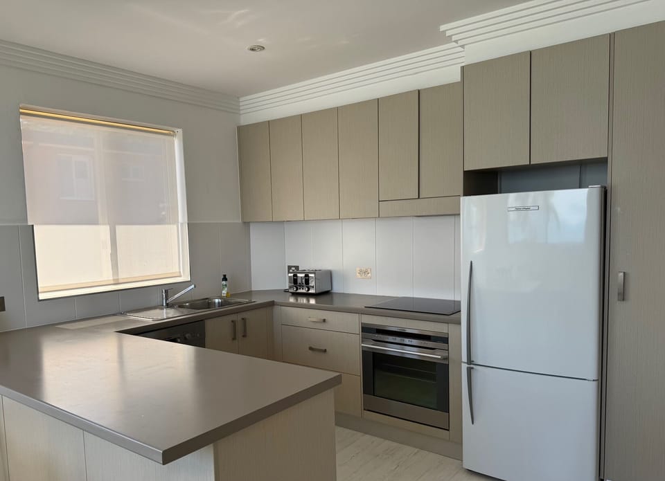 Fully equipped kitchen.