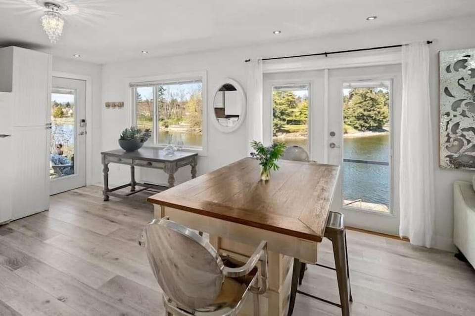 Dining area overlooking the ocean.