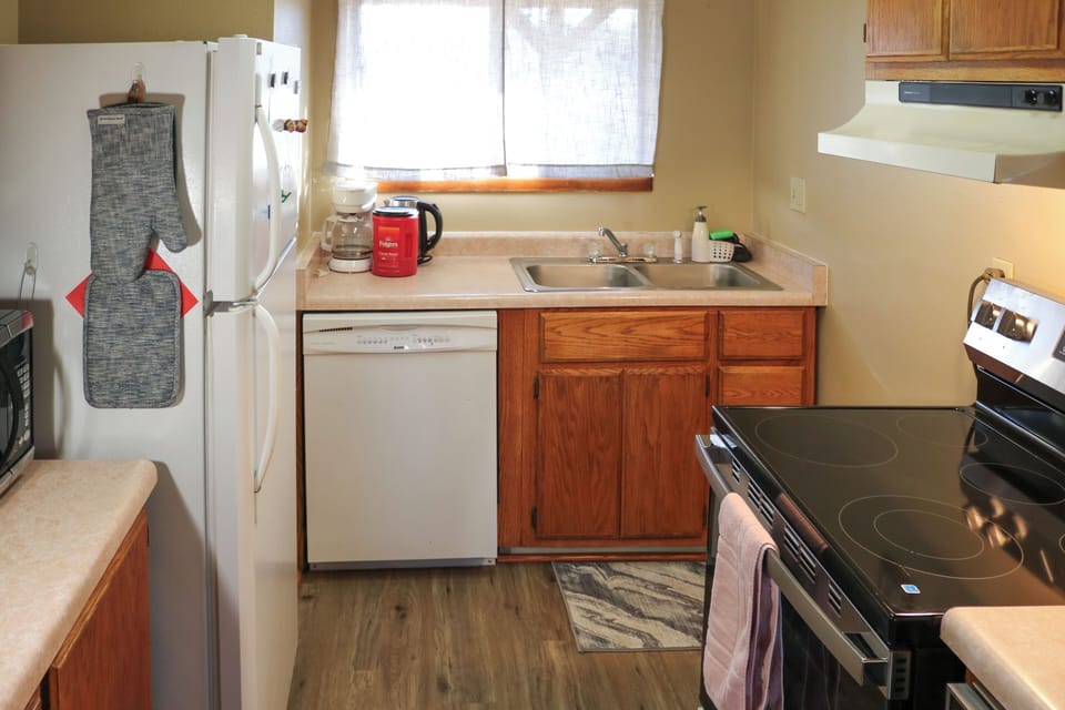 Kitchen | Toaster | Spices | 1st Floor