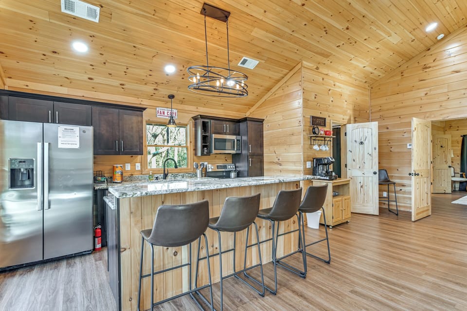Kitchen | Breakfast Bar | Main Level