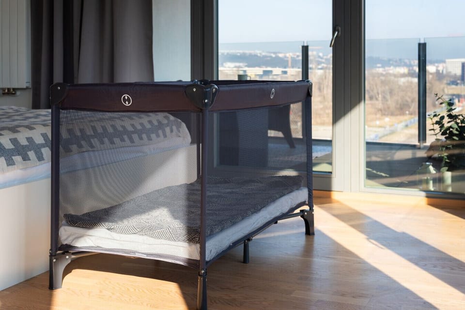 Baby crib