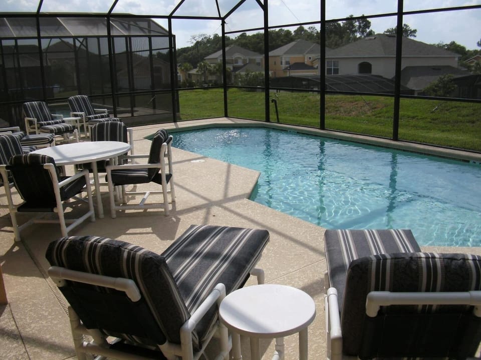 Large furnished pool and tub area (optional heating)