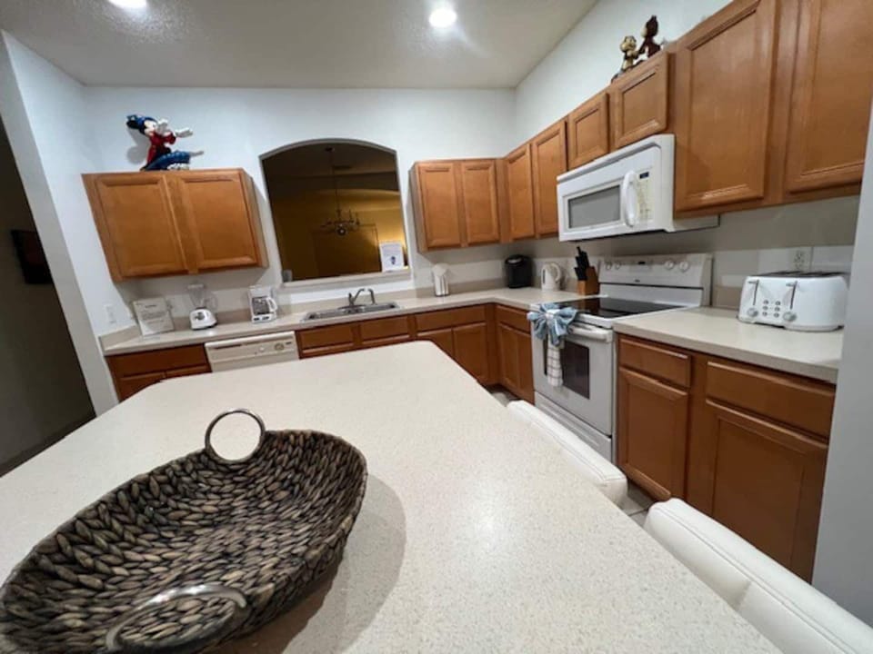 Fully equipped Kitchen, Keurig and drip