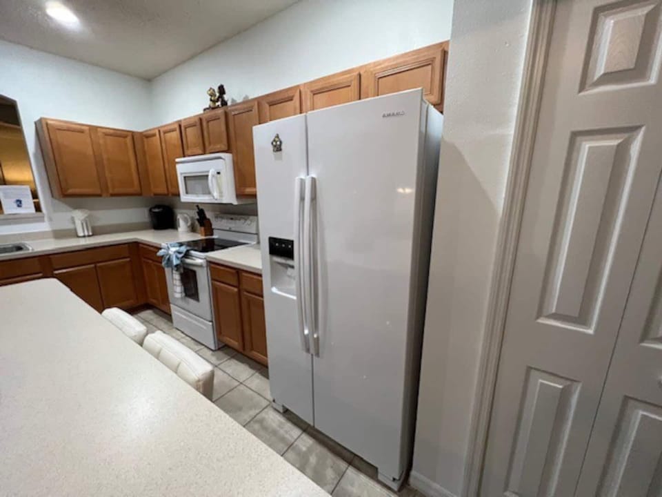 Fully equipped Kitchen, Keurig and drip