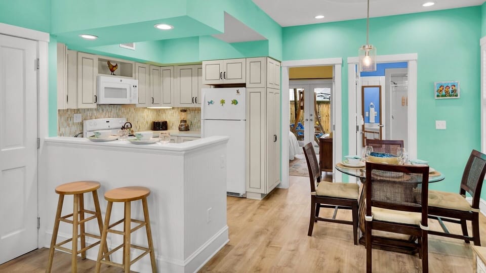5-606 TRUMAN AVENUE unit 13 kitchen - 1
