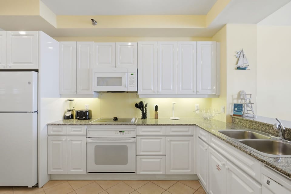 Beach Colony W6B- Kitchen