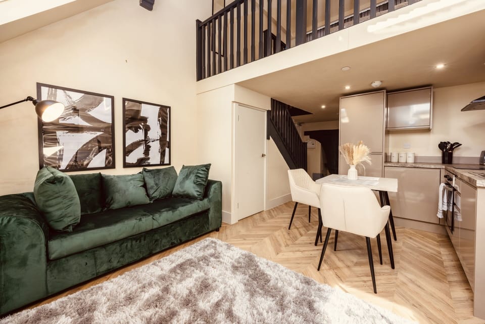Living Room / Lounge