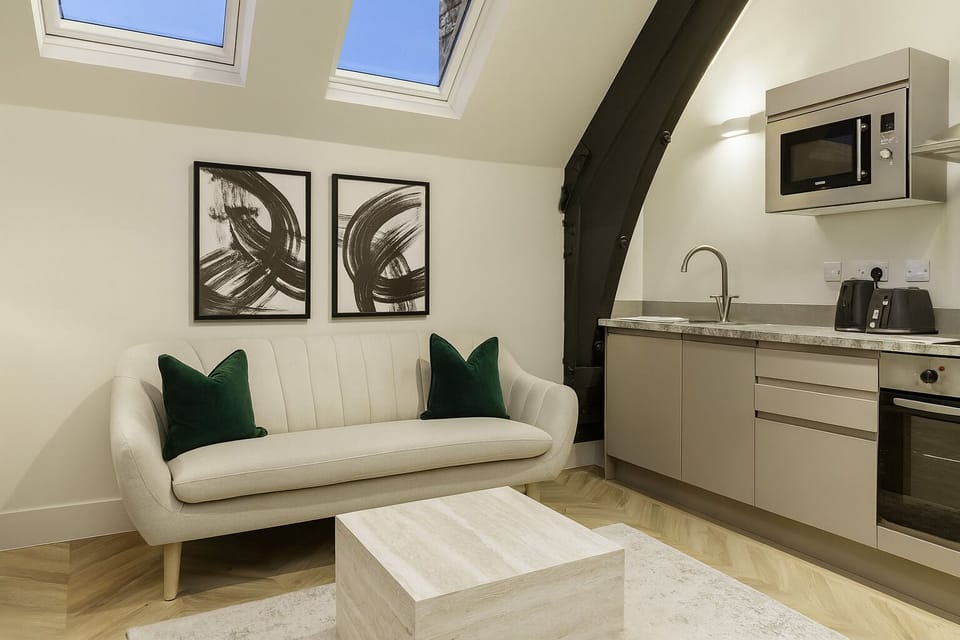 Living Room / Lounge