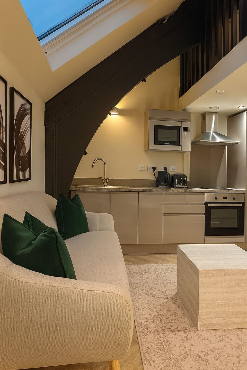 Living Room / Lounge