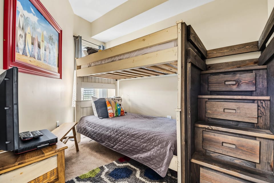 Bunk Room Unit1704