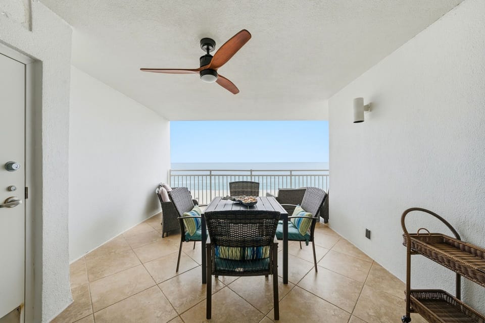 Private Balcony with Stunning Views!