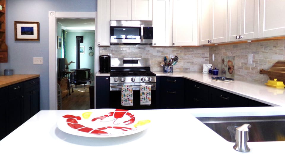 2nd photo of kitchen.
