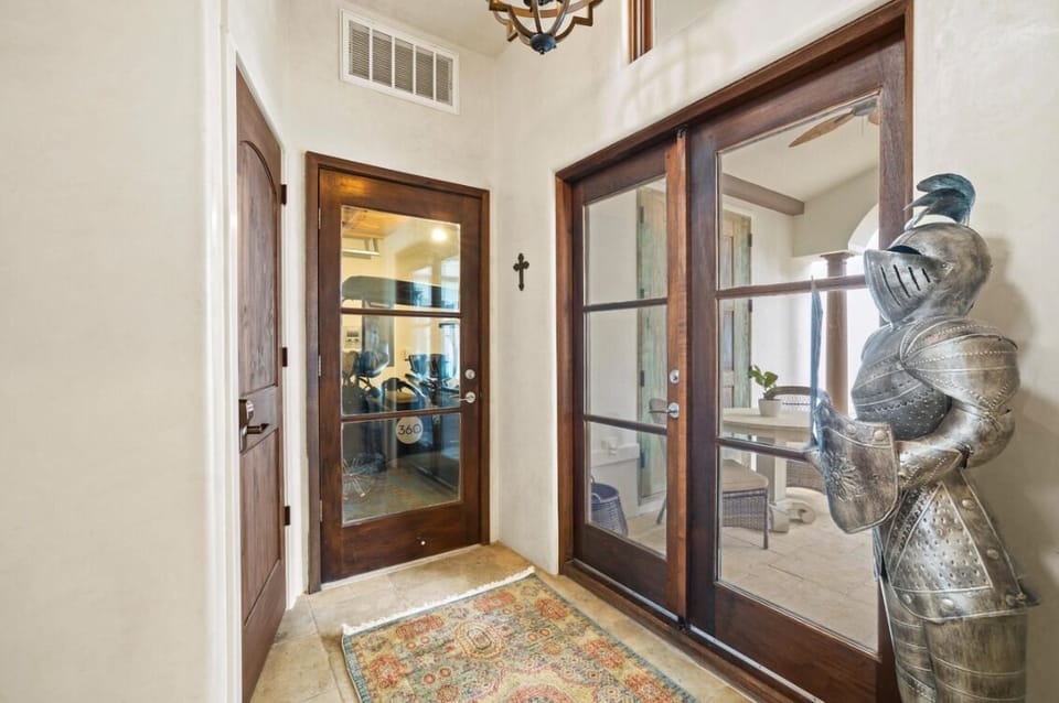 Entry way