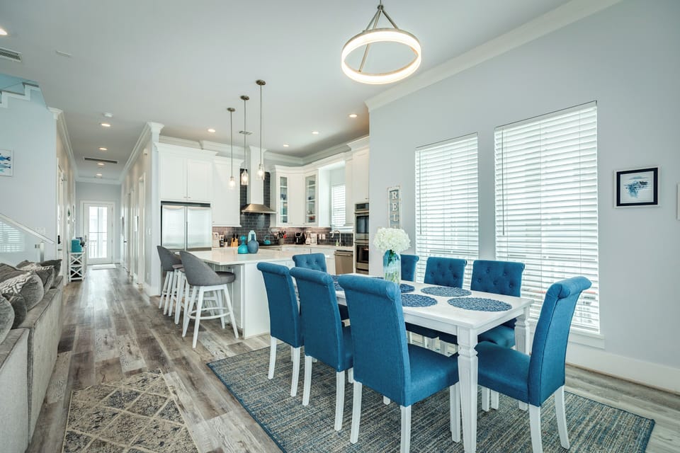 The adjacent dining area is great for family meals or game nights