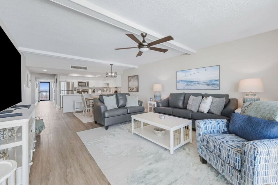 Spaciousness and natural light come together creating a soothing and relaxing atmosphere.
