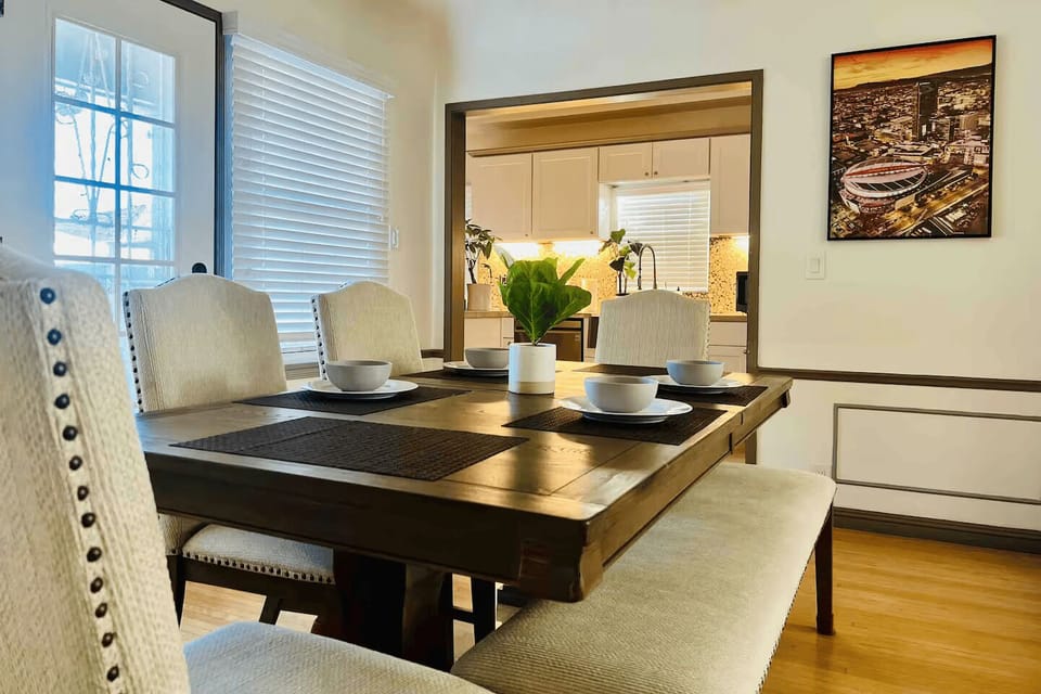 Dining area 1