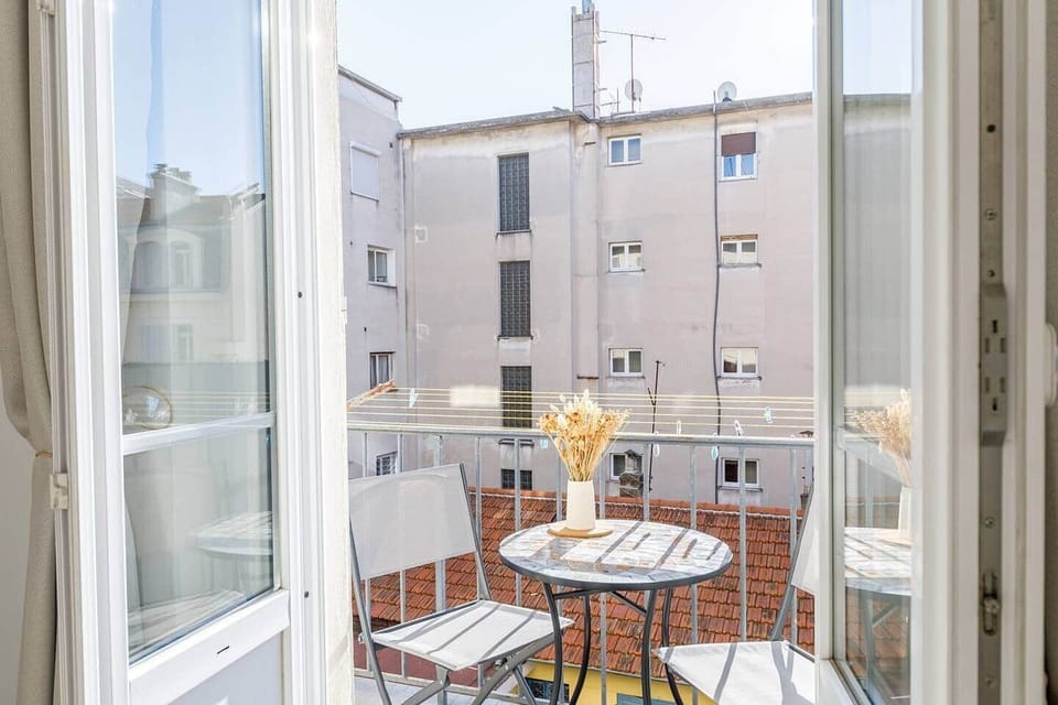 Balcony in the 1st bedroom 
