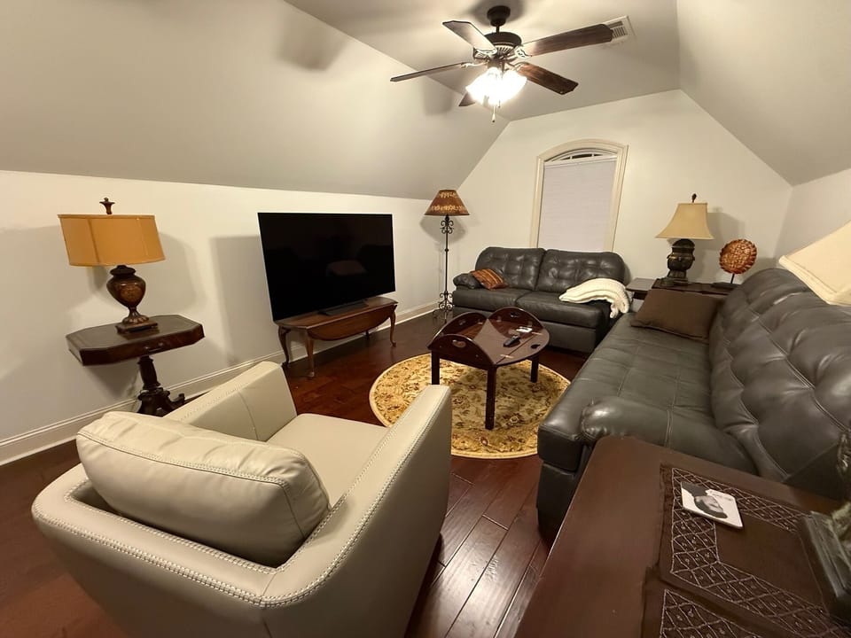 Upstairs Bonus Room