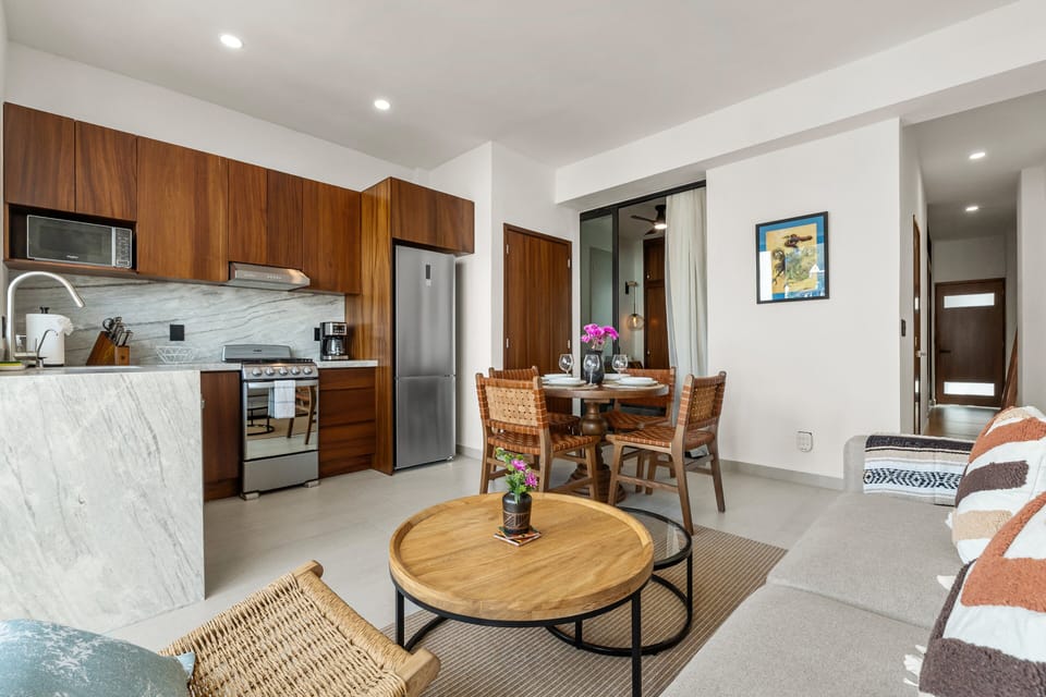 Shared Area: Living Room, Dining Table, Kitchen, Laundry & Guest's Bedroom