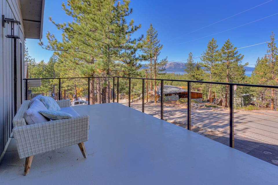 Deck w/ Seating Area