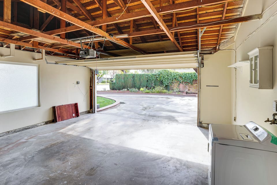 Garage | Washer/Dryer