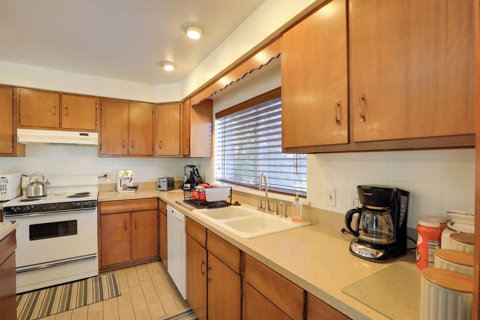 Kitchen | Main Level