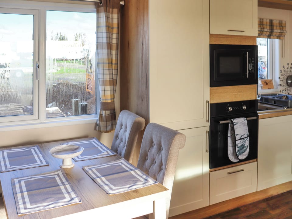 Dining Area | Kittiwake, Wisemans Bridge