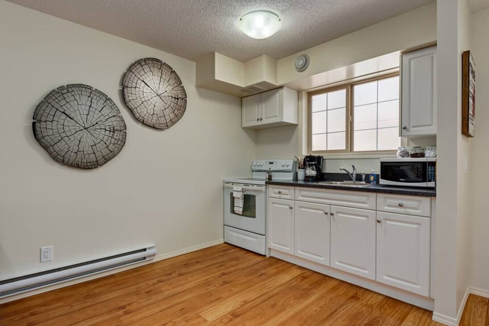 Kitchen stocked with all the basics!