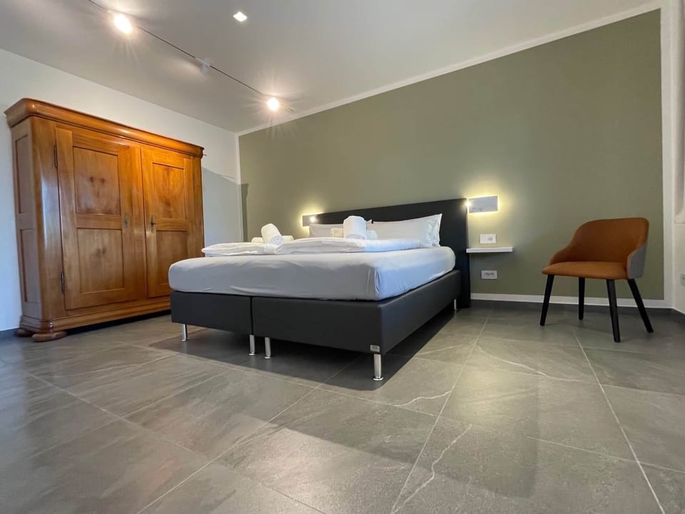 LAVANDA - Bedroom with king-size bed