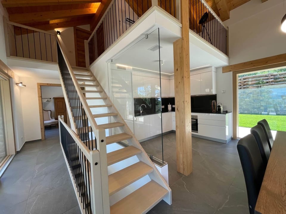 LAVANDA - Staircase to the gallery and 4th bedroom