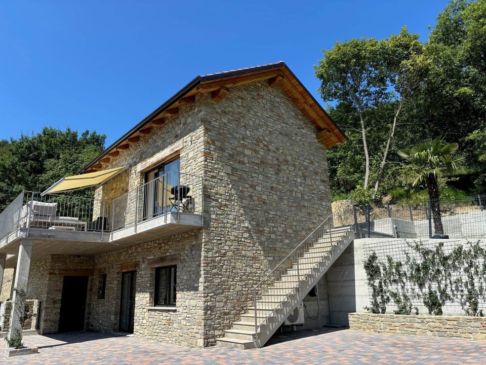 PEAK - House