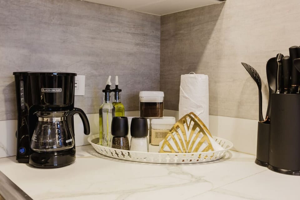 Kitchen  amenities