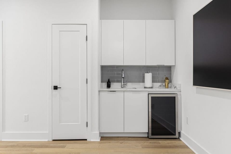 Unit #2 - Columbus Cabana